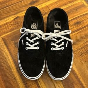 Vans Black Corduroy
Tennis Shoe - Wms 9.5